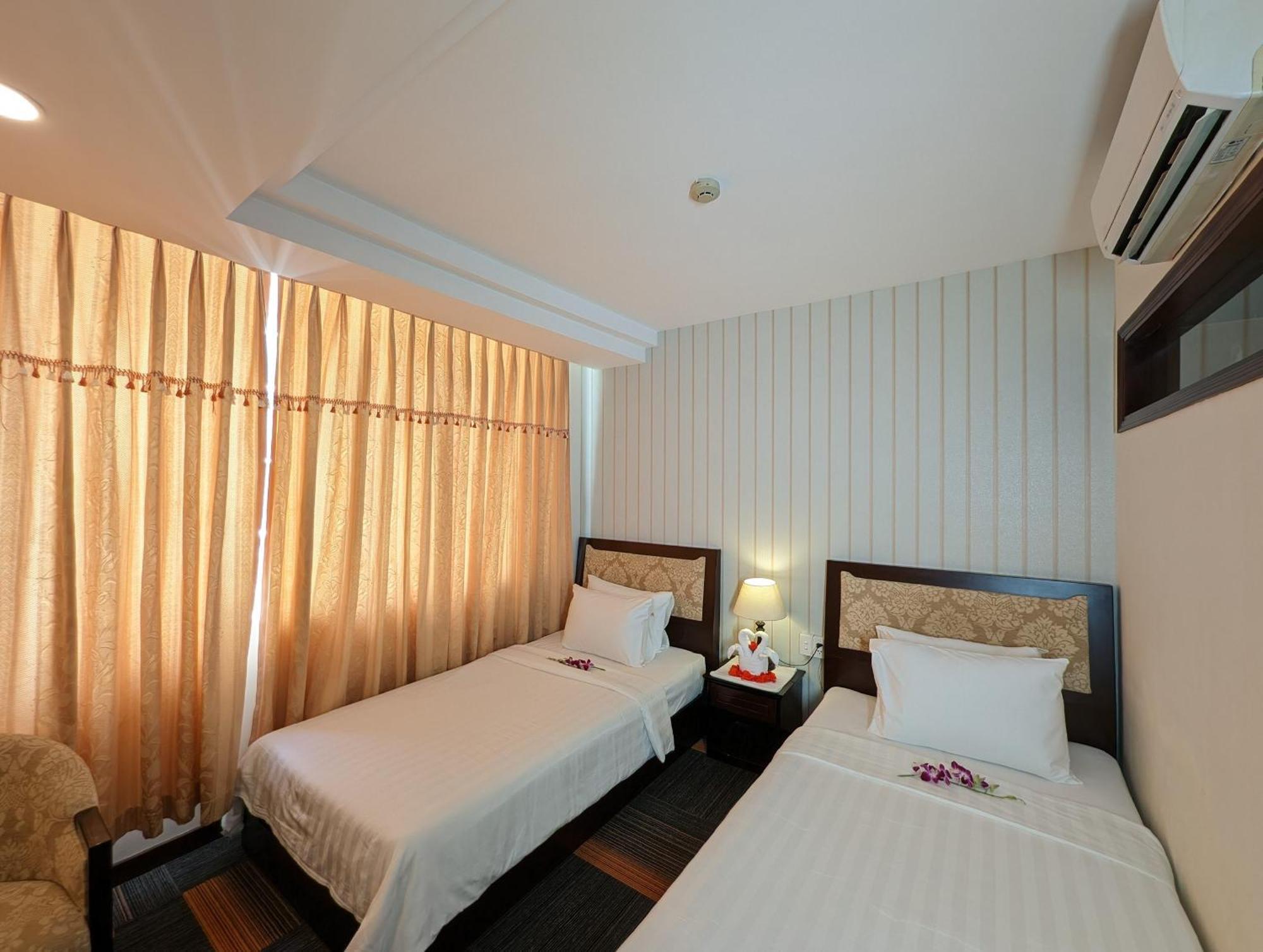 Dong Kinh Hotel โฮจิมินห์ซิตี้ ภายนอก รูปภาพ