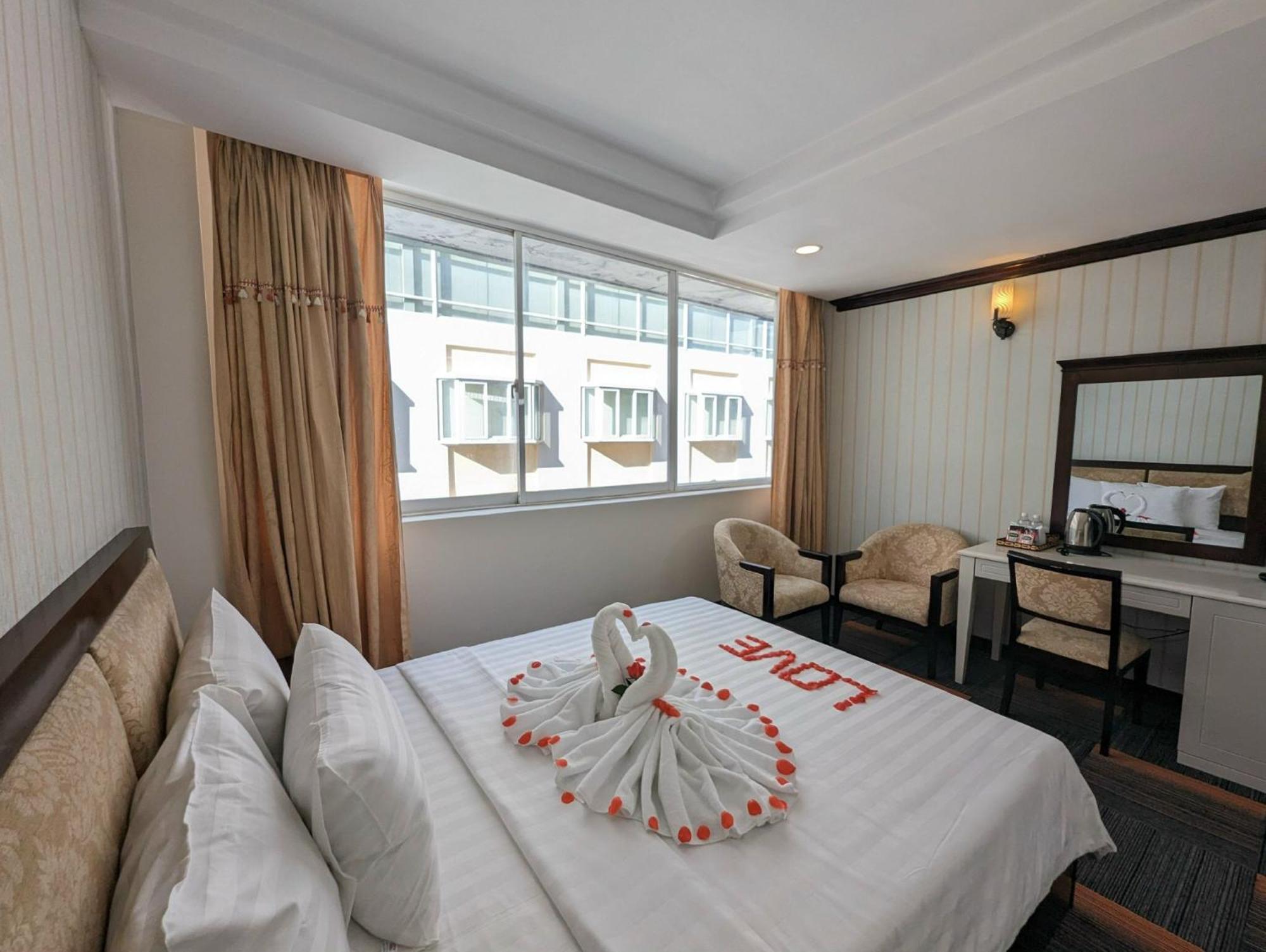 Dong Kinh Hotel โฮจิมินห์ซิตี้ ภายนอก รูปภาพ