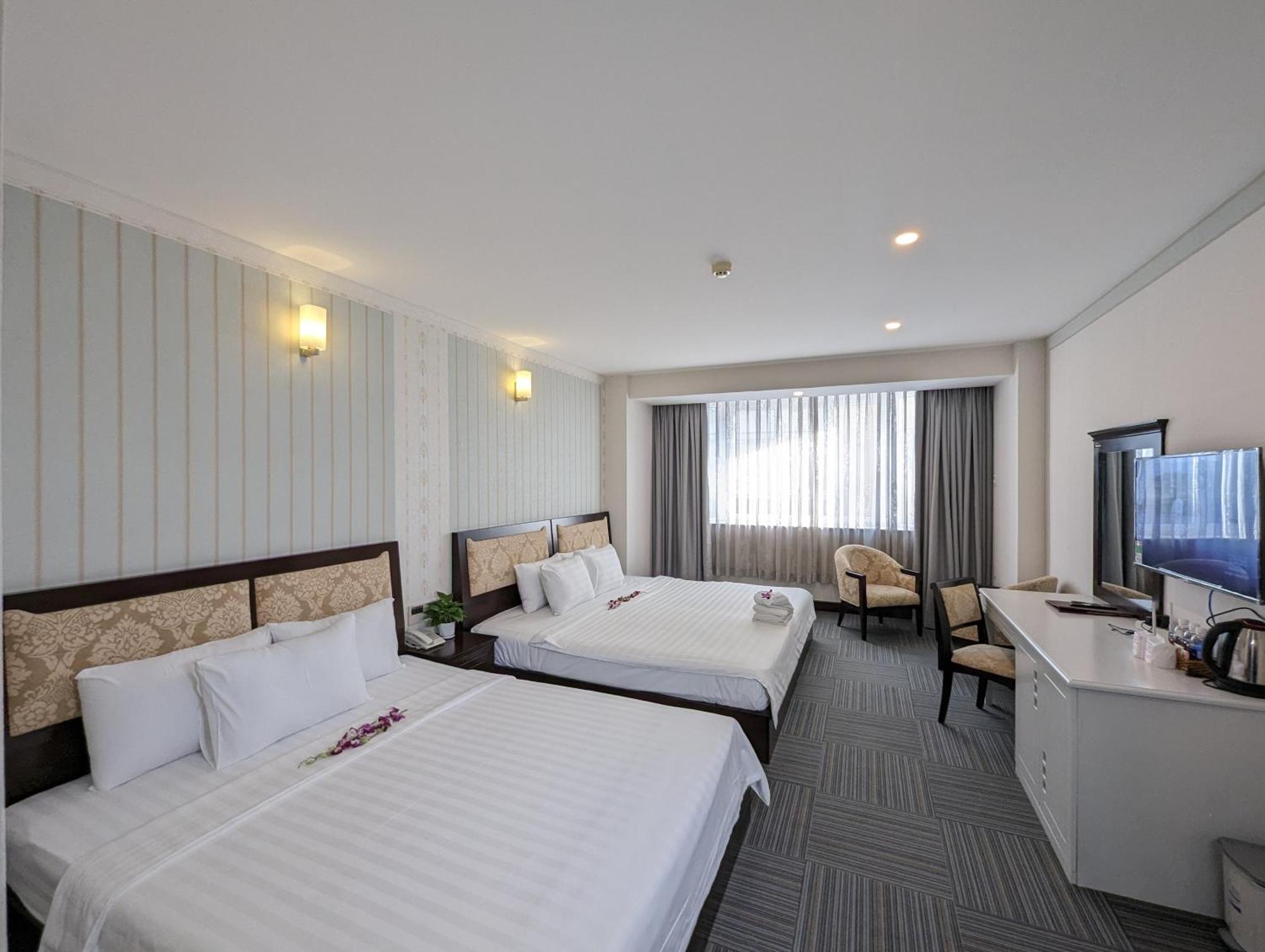 Dong Kinh Hotel โฮจิมินห์ซิตี้ ภายนอก รูปภาพ