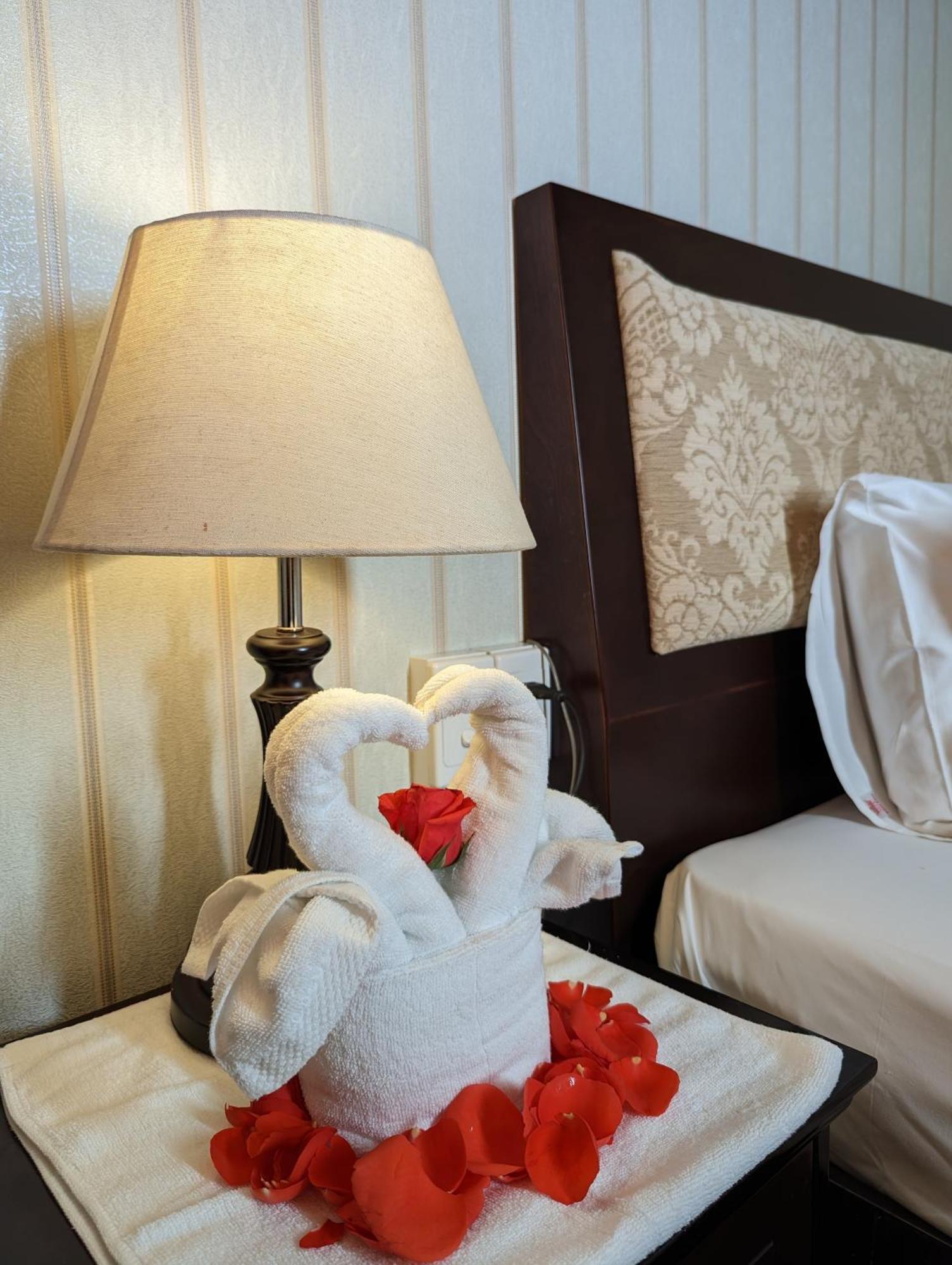 Dong Kinh Hotel โฮจิมินห์ซิตี้ ภายนอก รูปภาพ