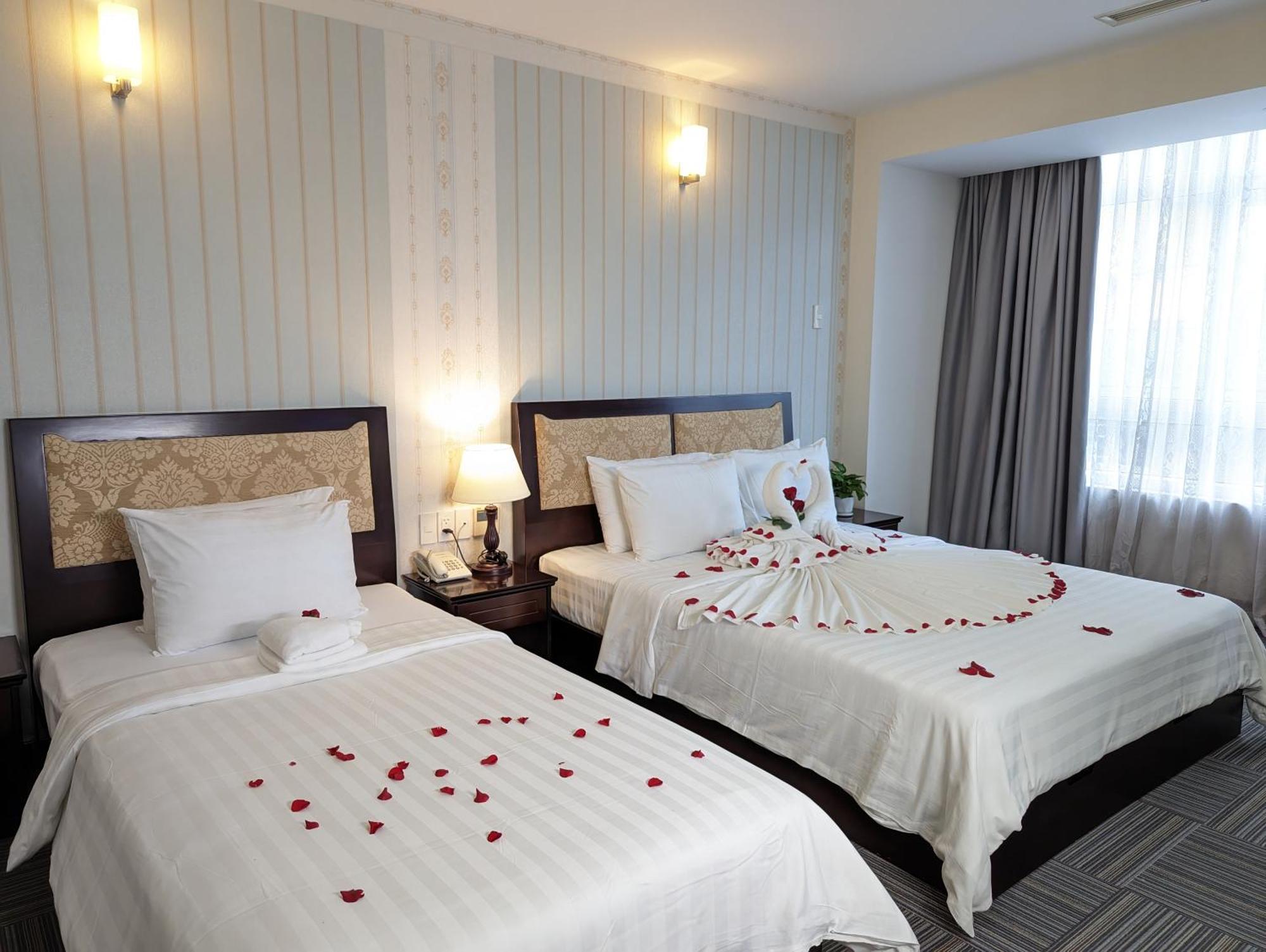 Dong Kinh Hotel โฮจิมินห์ซิตี้ ภายนอก รูปภาพ