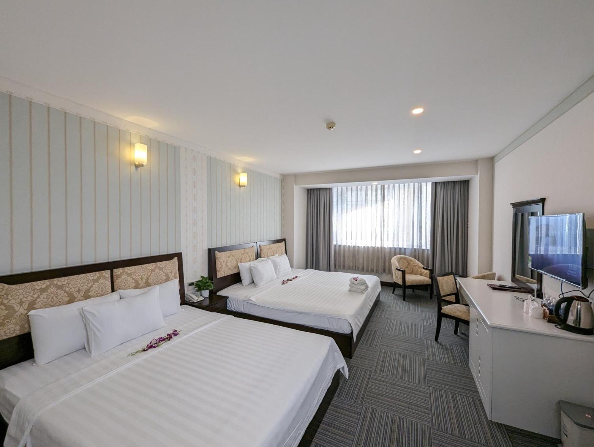 Dong Kinh Hotel โฮจิมินห์ซิตี้ ภายนอก รูปภาพ